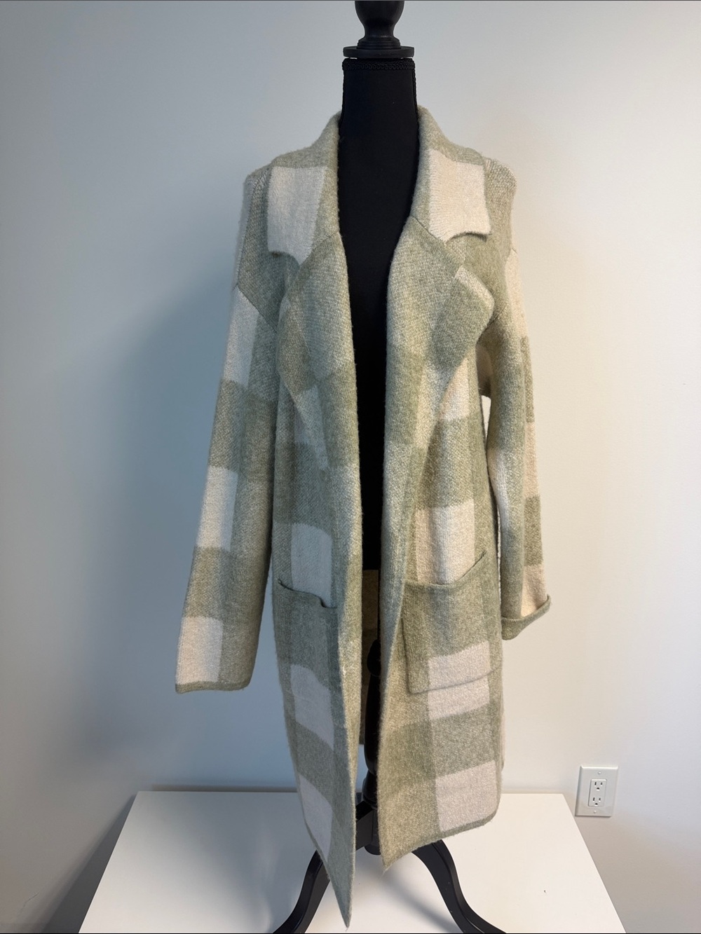 Allie Rose Women’s XL Sage Green Ivory Plaid Long Cardigan Duster Sweater